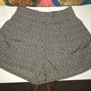 American Eagle patterned shorts